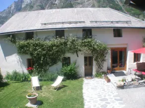 Sleeps 35 across three gites with shared garden and pool in summer - Image 5
