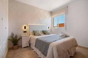 Málaga Habitación con Terraza Carlos Haya - Image 5
