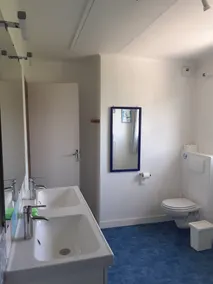 Maison tout confort avec grand jardin, très proche de la mer - Image 5