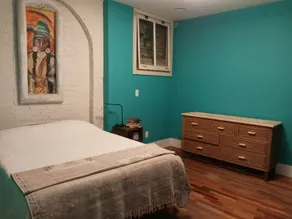 The apARTment/ historic railroad inn, pet-friendly - Image 3