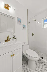 \"Sunflower Cottage Apt\" 2/1 - Image 2