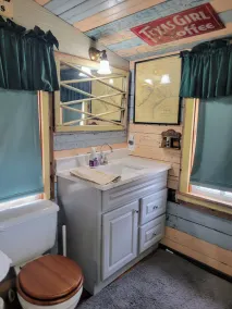 Entire home in Austin County - Image 2