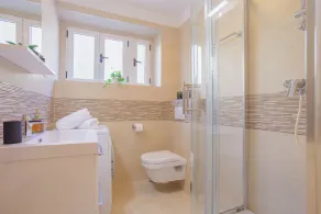 New 1 bedroom peaceful apartment near city center - Image 2