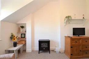 Sandor Upper Apartment, town centre, good value, sleeps 4 - Image 2