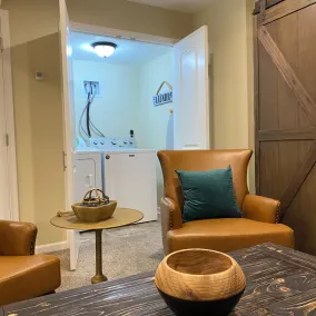 Cozy Hidden Cabin 6 MIns To River, Hiking & Wineries - Image 4