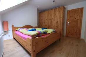 Casa al bosco, che si trova in un piccolo villaggio con 380 abitanti. - Image 4