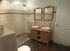 Vivez l'ambiance de la Méditerranée dans une magnifique maison rénovée ! - Image 2