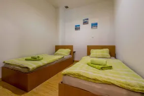 Holiday apartment with air conditioning and washing machine - Image 3