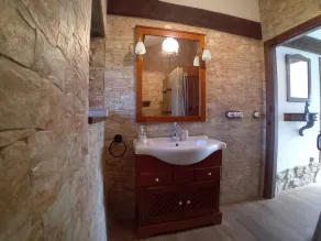 Vintage Stone Cottage - Image 3