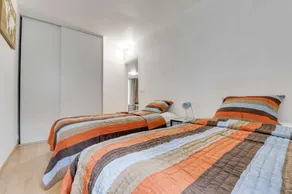 Spacious and comfortable apart with parking - Image 3