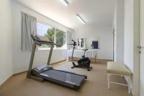 Villa Naldera a luxurious & secluded villa with private pool & amazing sea views - Image 2