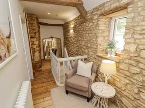 Cosy Cottage, Chipping Norton - Image 3