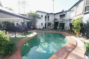 Coffee House Apartment Motel - Image 4