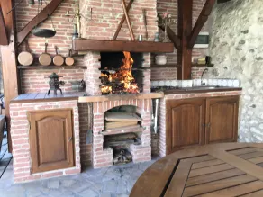 Bach room in house with jacuzzi, swimming pool, terrace and barbecue - Image 4