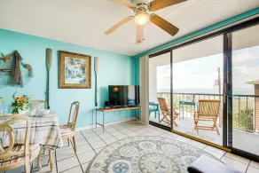 Bright Carolina Beach Condo: Public Beach On-Site - Image 2