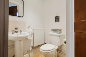 A beautifully presented two bedroom Cotswold stone cottage in the Cotswolds - Cobblers Cottage, More - Image 3