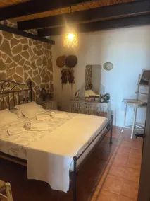HAUS IN SANTA SUSANA / ERDGESCHOSS MIT POOL, GRILL UND CHILL OUT - Image 3