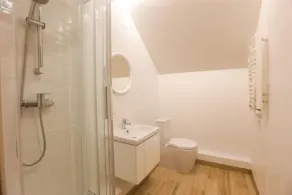 Old Town Apartment with FREE Parking - Image 2