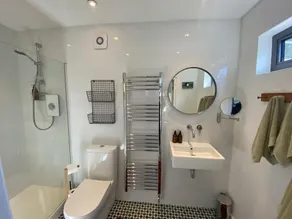 Beautiful London garden room with private patio - Image 2