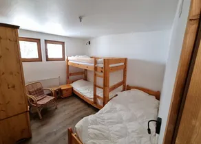 Grand chalet 11 pers, 4 chambres, Sud, proche ski - Image 4