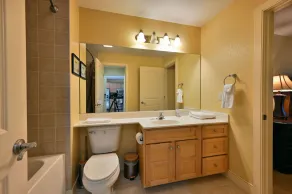 Unit 411B 1Bd 1Ba Efficiency Condo Condo - Image 4