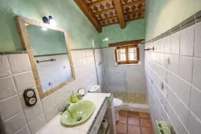 Catalunya Casas: Landsby villa til 13 nær spanske vinmarker, kun 30 min fra Sitges strand - Image 5
