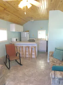 Simple & Fun Studio Cottage - Image 5
