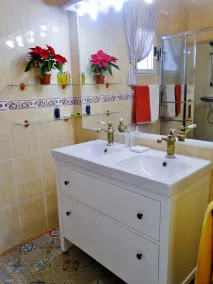 House with terrace of flowers and solarium, near beaches, A/C, wifi, Sat TV, BBQ - Image 3