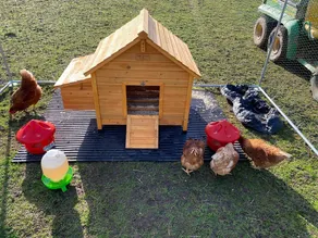 The Stable Yard at Iron Pear Tree Farm - Image 3