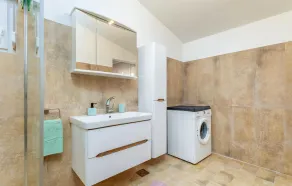Awesome home in Klimni - Image 3