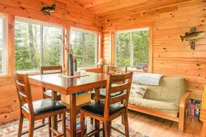 Quaint Clam 2 Bedroom Home - Image 5