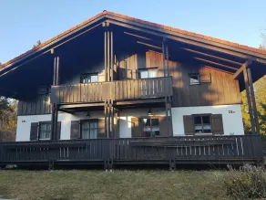 Vacation home with balcony and terrace - Image 5