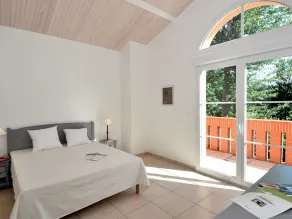Golf-Side Sanctuary in Mazamet - Image 2