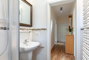 Appartamento 'Ferienwohnung Am Straussee' con terrazza privata e Wi-Fi - Image 2