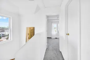 Luxury 5 BR Home Free Parking - Image 2