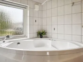 \"Eljena\" - 700m from the sea by Interhome - Image 4