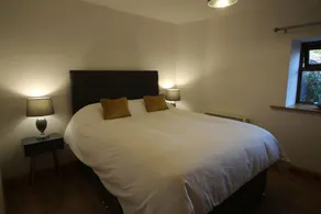 Covenham Holiday Cottages - Wisteria Cottage - Image 3