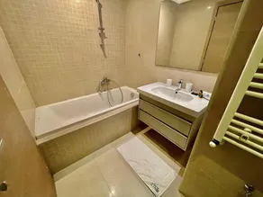 NEW bright and luxurious 2 bedrooms in Rd Malaga - Image 3