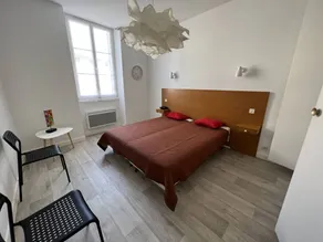 Comfortable T2 downtown with pets allowed and Wi-Fi - Image 3
