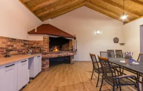 Gorgeous home in Galovac - Image 5