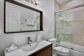 Holmes Beach Vacation Home with Pool, Ping Pong, and Tiki Bar! 6 minutes to Beac - Image 5