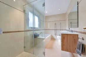 SORENSEN Private Familienvilla mit Pool und großem Garten | Ideal für Kinder und Gruppen - Image 4