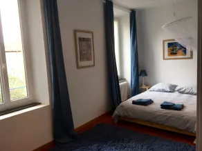 Utsikt över damm och hav i hjärtat av den gamla byn Bages mellan Narbonne och Collioure - Image 5