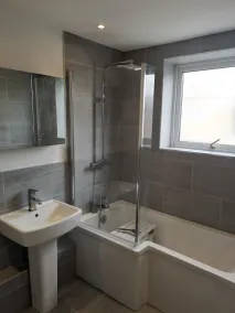 The property is located 8 minutes walk to the Tilbury station. - Image 3