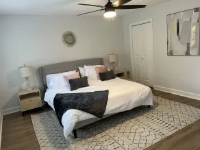 Beautiful Updated House! - Image 5