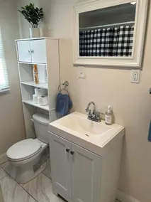 The Cozy Back Bungalow - Image 3