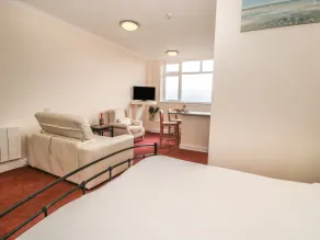 LIGHTHOUSE VIEW, country holiday cottage in Portland Bill - Image 5