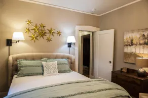 Quaint downtown 1920's bungalow in the Historic Old North End neighborhood - Image 3