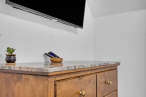 Newly renovated Cozy home with chef kitchen, pretty much fully stocked - Image 2