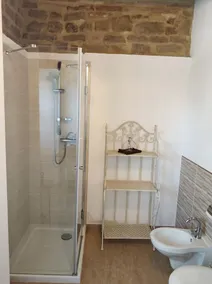 Charmigt, nyrenoverat hus i Marche - Image 3